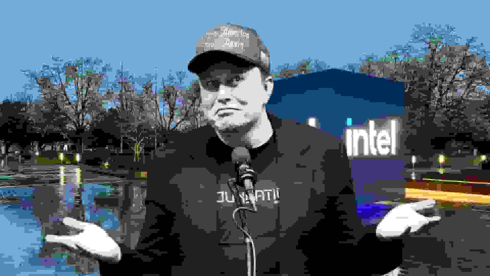 احتمال همکاری بزرگ تسلا و اینتل؛ تولید تراشههای اختصاصی در پیش است