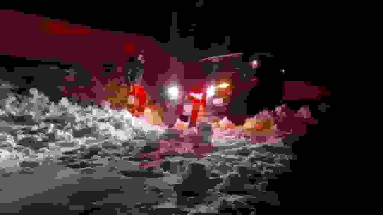 امدادرسانی به ۸۰ نفر گرفتار در برف و کولاک گردنه لبد بازفت