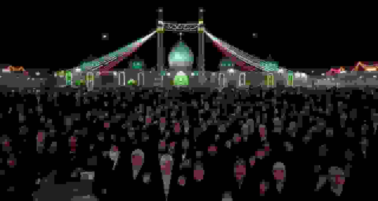 رجزخوانی دانشآموزان معتکف در جمکران علیه ترامپ با شعار «حریفت منم»