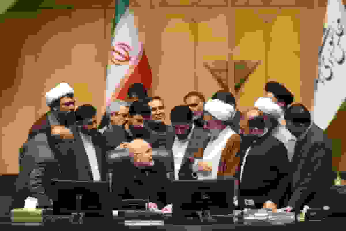 ذوالنور: رییس مجلس از گرفتن طرح سئوال از پزشکیان استنکاف کرد