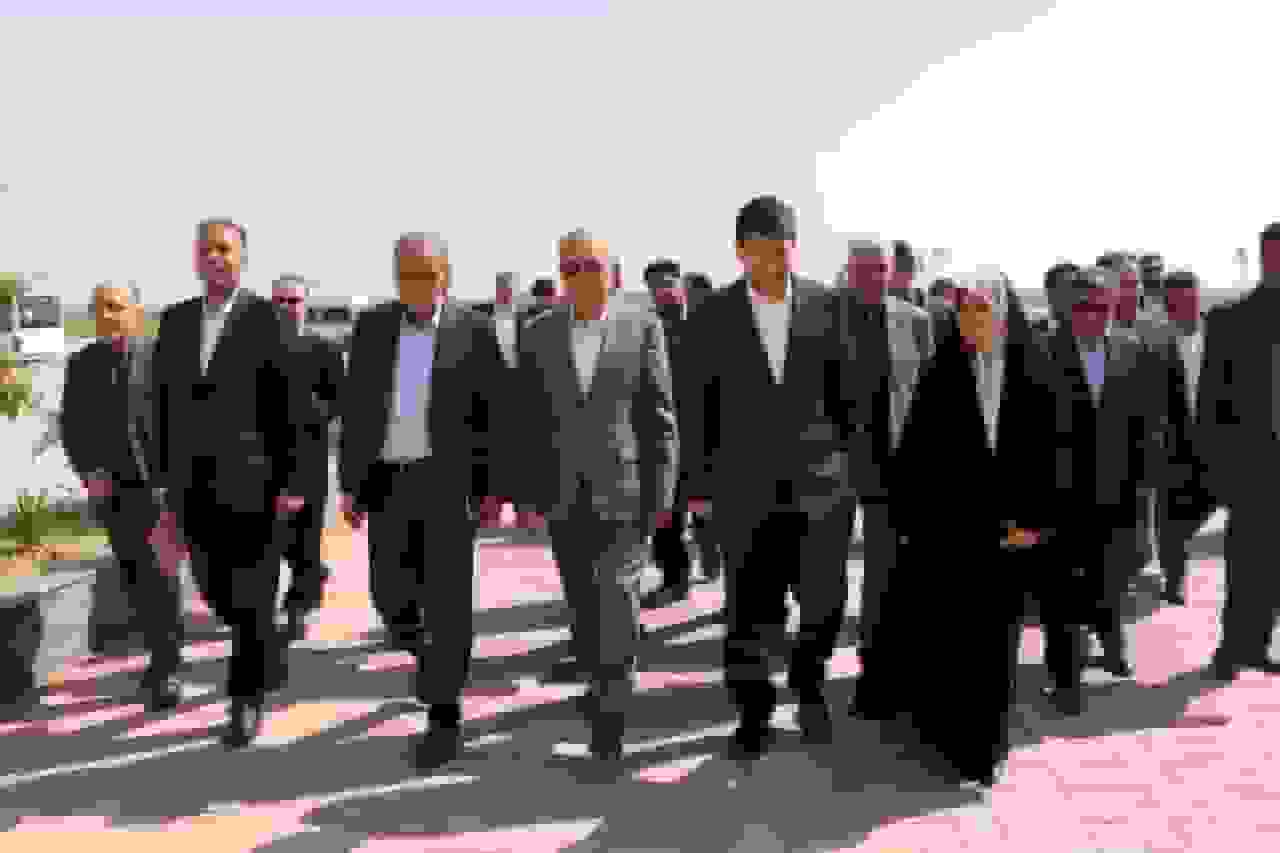 ورود وزیر ارتباطات به بندرعباس برای افتتاح پروژهها
