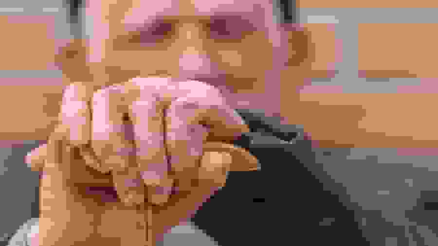 سالمندان باید حداقل روزی ۶ لیوان آب مصرف کنند