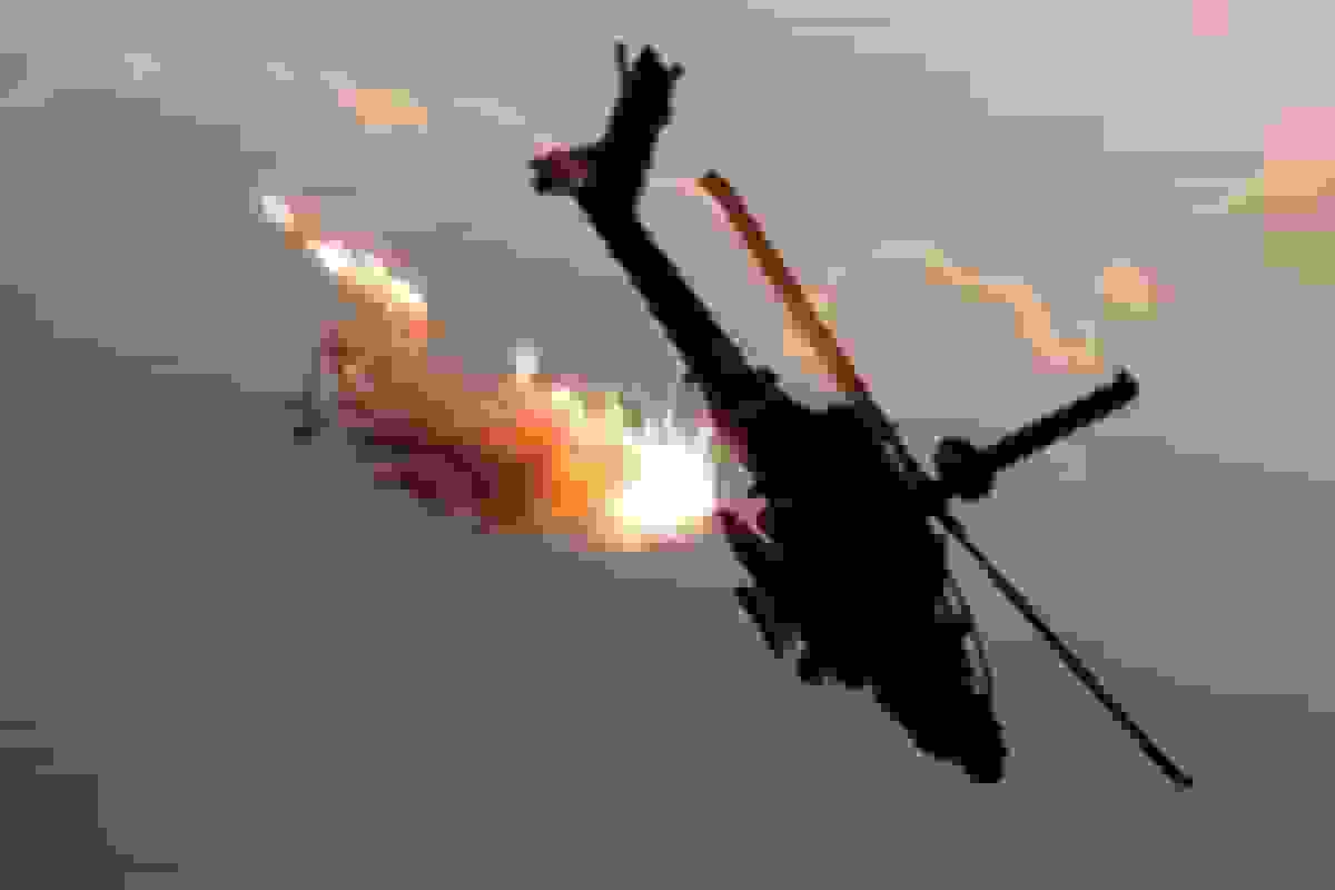 گردانهای قسام یک بالگرد آپاچی صهیونیستی را هدف قرار دادند