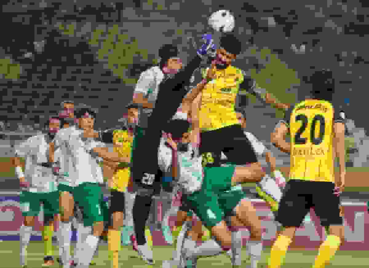 دربی اصفهان بدون گل به پایان رسید