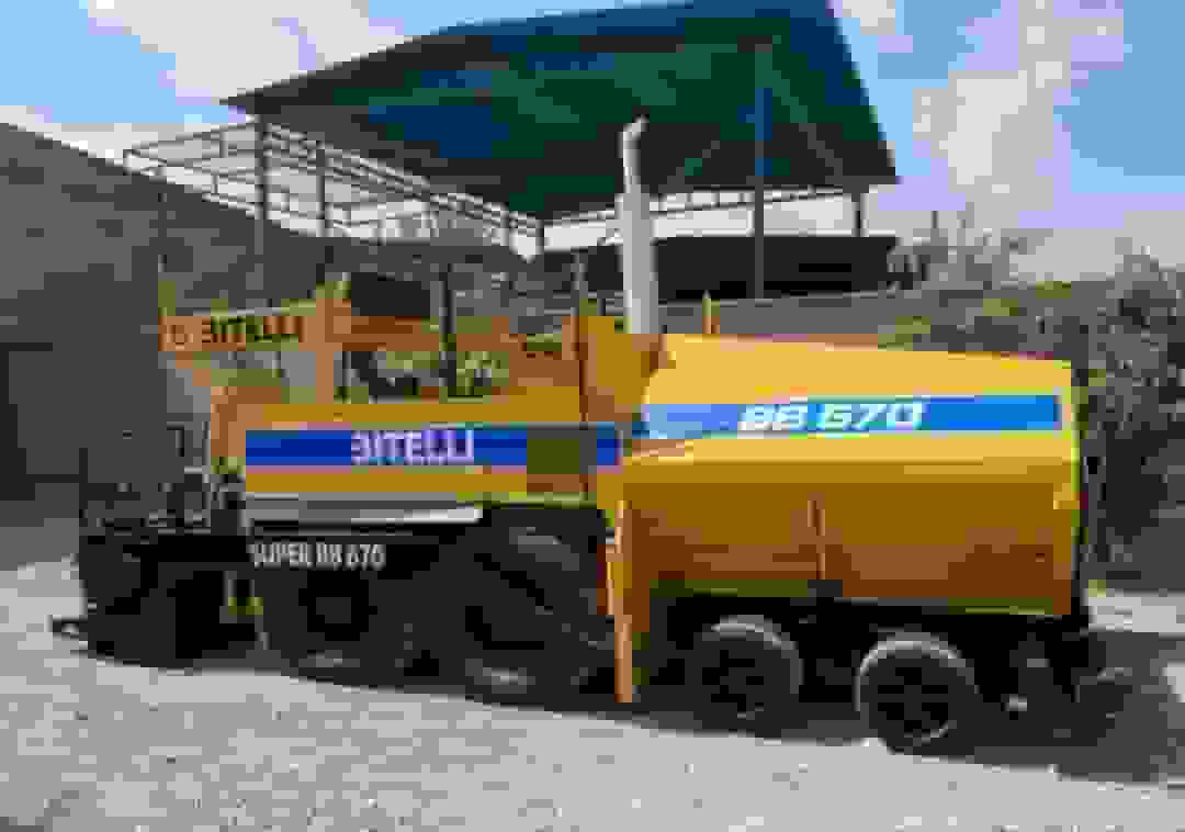 تجهیز شهرداری دوستمحمد به ماشینآلات جدید عمرانی و تسریع در آسفالت معابر شهری