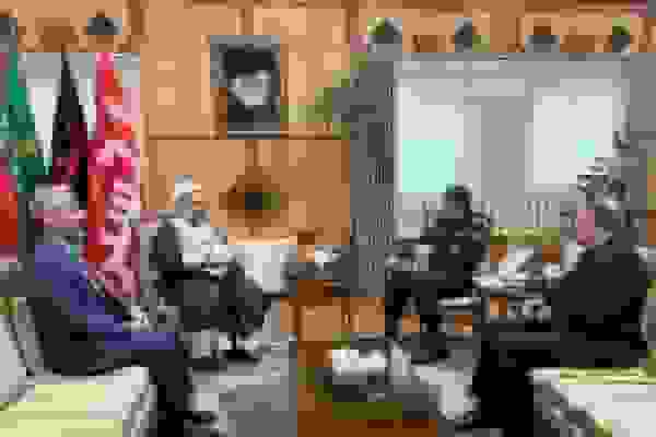 امام جمعه زاهدان خواستار تجهیز بیشتر نیروهای انتظامی شد