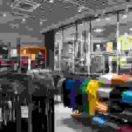 کشف ۲۰ میلیارد ریال پوشاک قاچاق در بازار تهران توسط سرهنگ افشاری