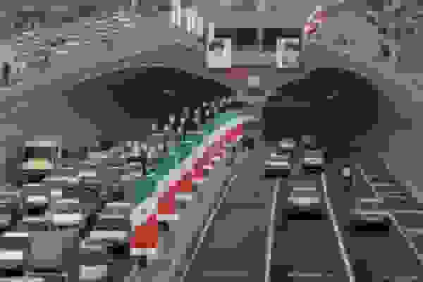 مسدود شدن هر دو مسیر تونل توحید امشب