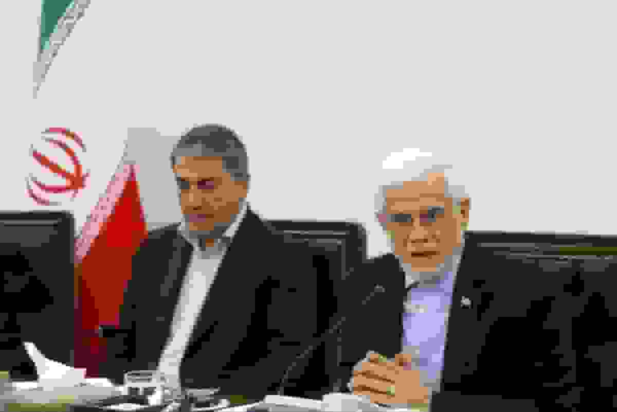 عارف: دولت و نهادهای عمومی هدف مشترک دارند/ دست ما در برابر دشمن باید پُر باشد