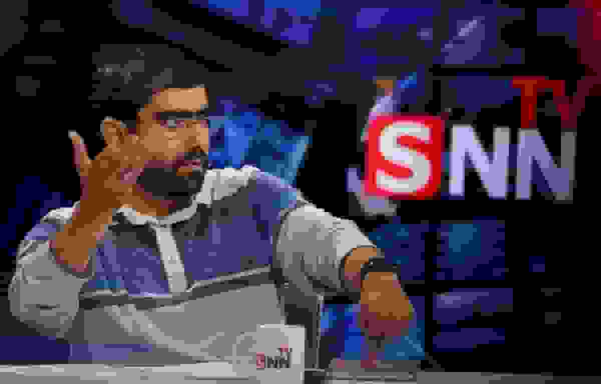 جواد عزتی با سیگار کشیدن در سریالها دودکش راه انداخته است!