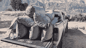 کشف و توقیف ۶.۵ تن چوب و زغال قاچاق در چرام