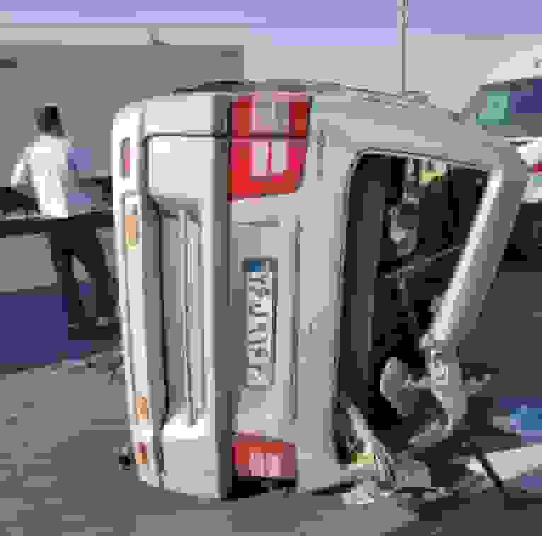 واژگونی ون در محور شریفآباد-ایوانکی با ۱۰ مصدوم