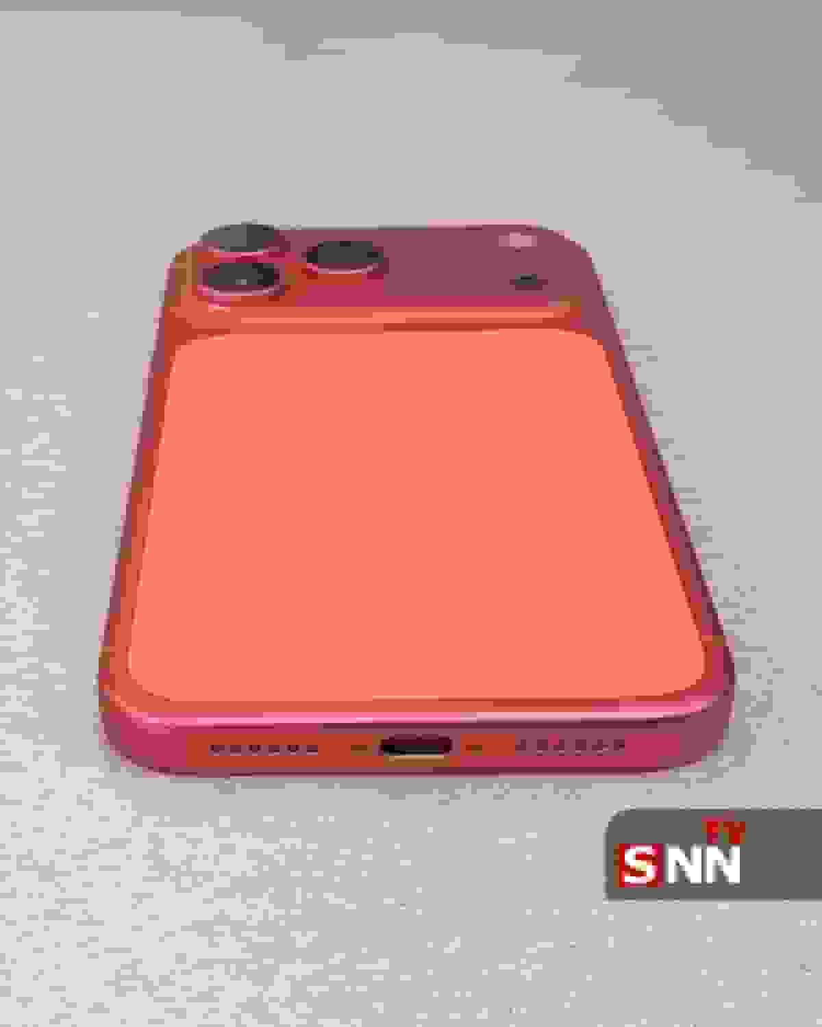 تغییر رنگ آیفون ۱۷ پرو مکس از نارنجی به صورتی؛ نگرانی کاربران از کیفیت بدنه