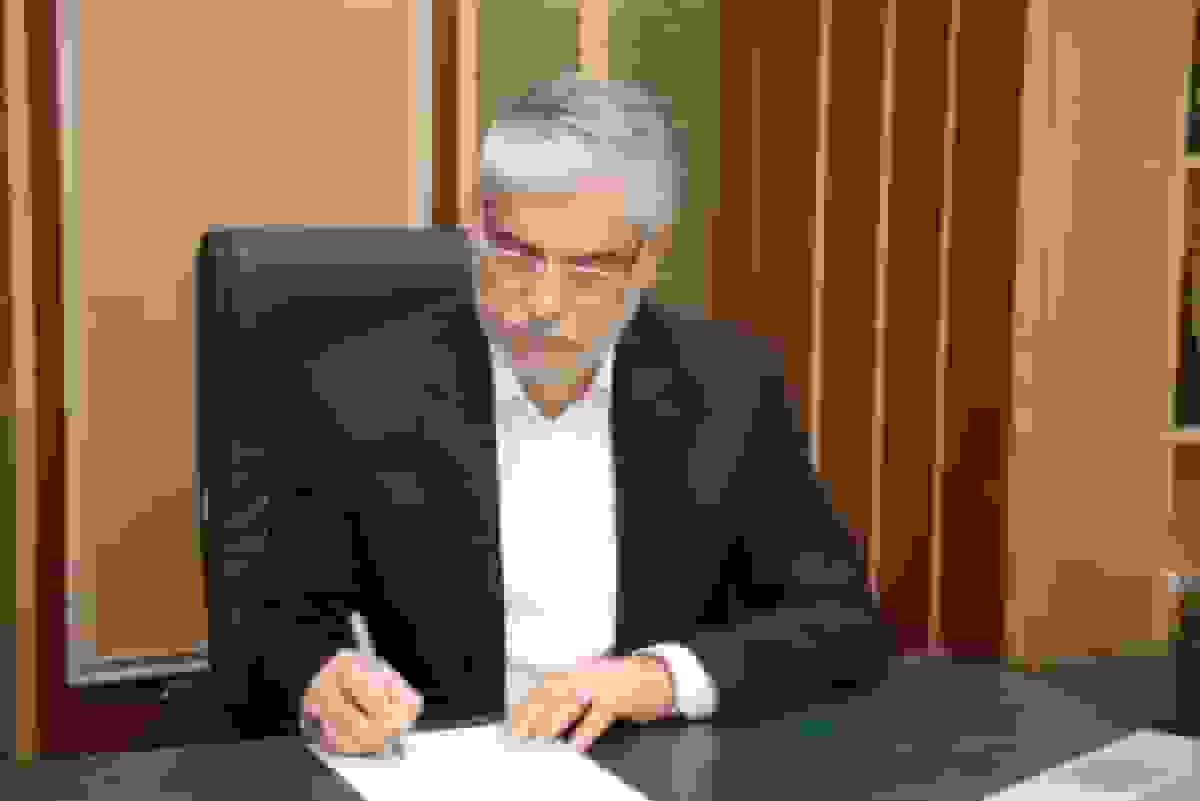 قدردانی وزیر علوم از اقدام پدر امیرمحمد خالقی در تعلیق قصاص قاتل فرزندش