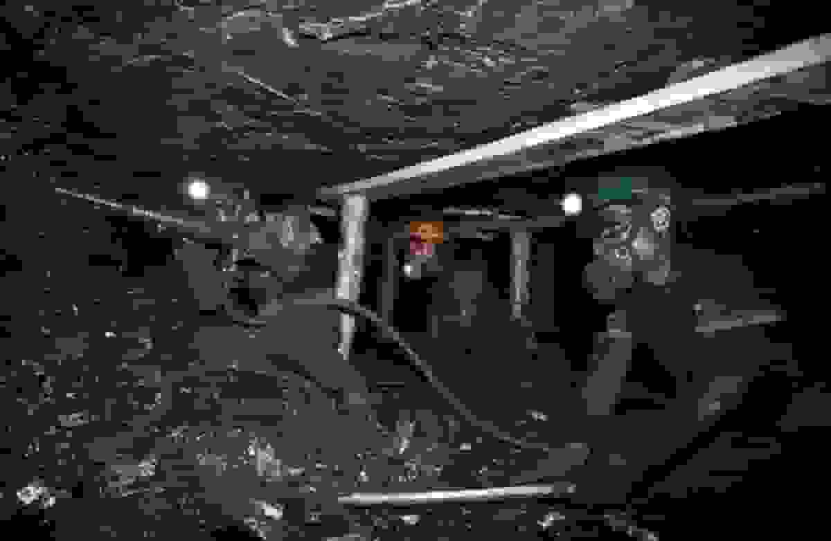 حادثه مرگبار در معدن پروده طبس و انتقاد نماینده از قیمت زغال سنگ وارداتی