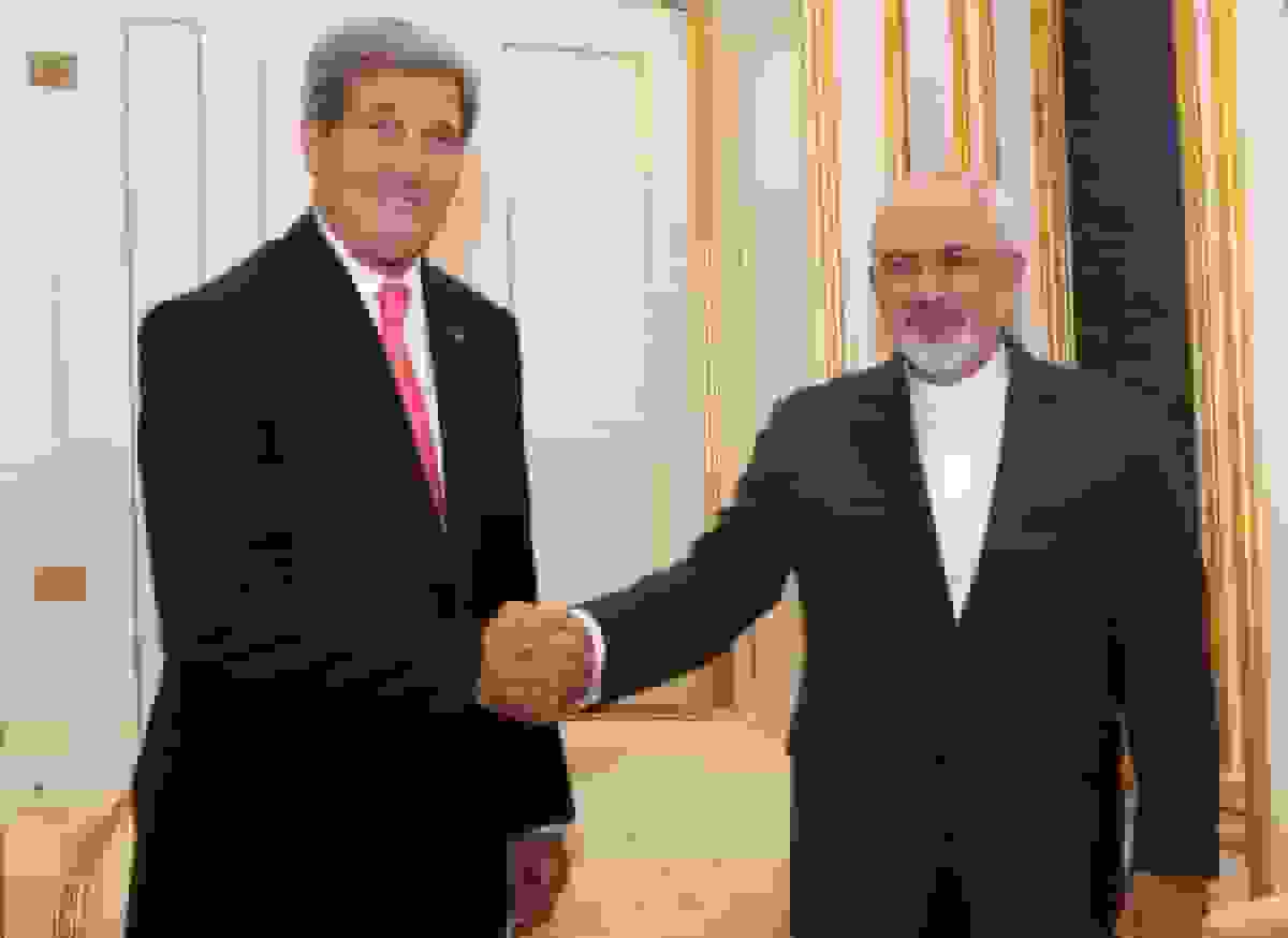 ظریف: روابط عادی ایران با دنیا خط قرمز روسها است