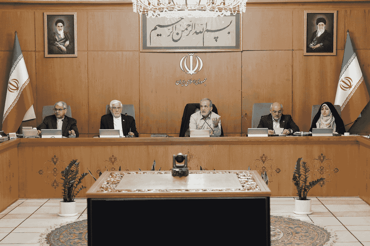 مسعود پزشکیان: اصلاح سریع مقررات فشار اقتصادی بر مردم