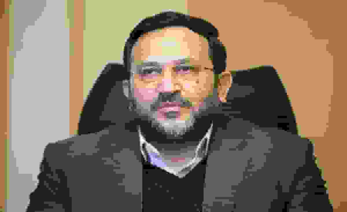 مقدمفر: دشمن در همه عرصهها شکست خورده اما با نمایش اقتدار شکستهایش را پنهان میکند