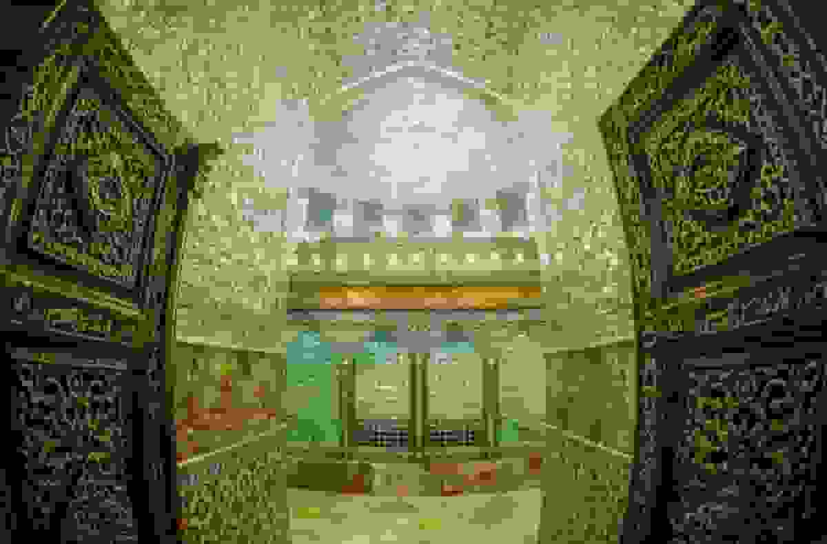 ششمین مراسم غبارروبی ضریح مطهر حضرت صالح(ع) برگزار شد