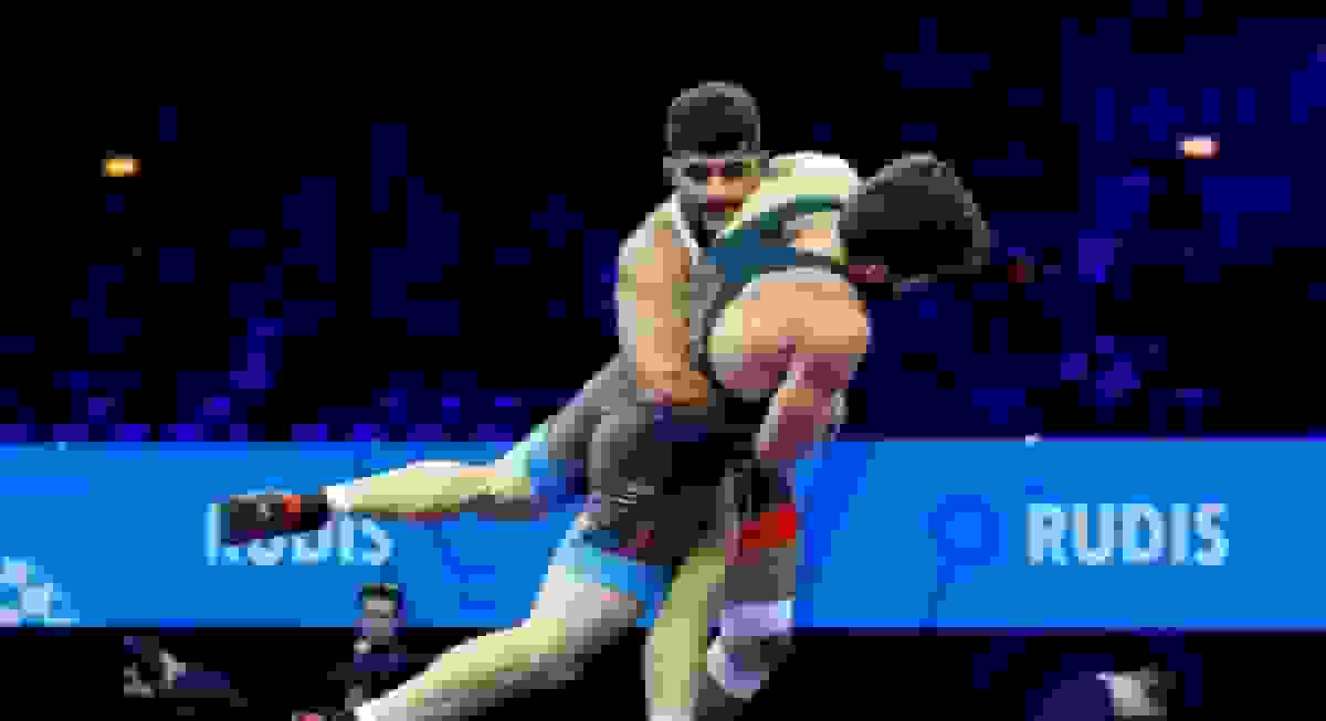 غلامرضا فرخی و فردین هدایتی دو مدال طلای کشتی فرنگی زیر ۲۳ سال جهان برای ایران کسب کردند