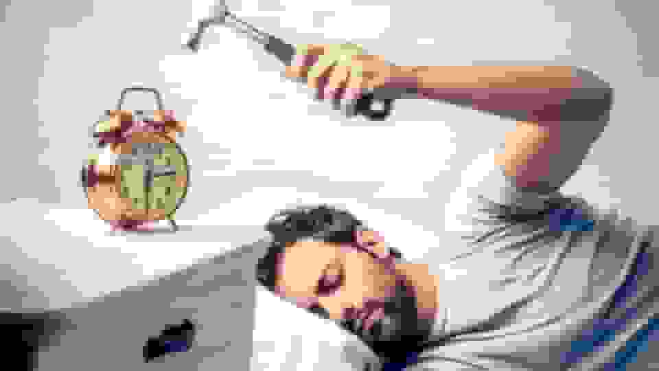 ۵ عادت صبحگاهی که فشار خون را بالا میبرند