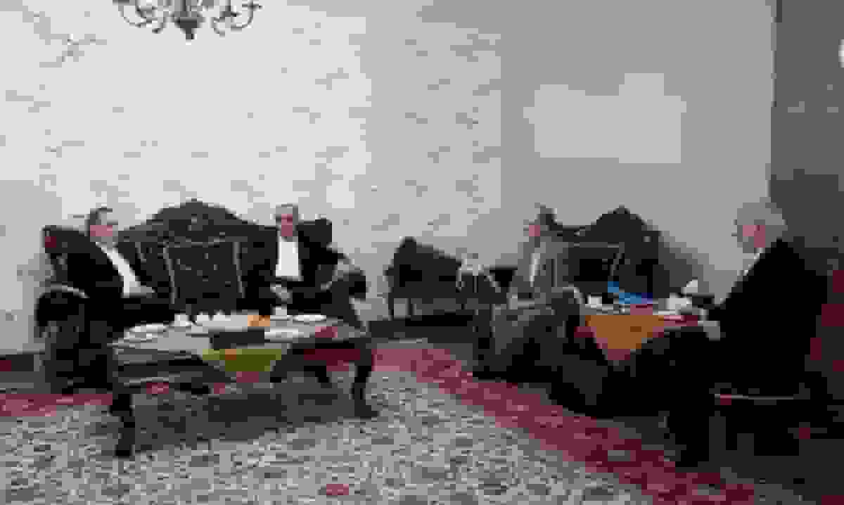 دیدار عراقچی با خانواده استاد دانشگاه ایرانی زندانی در ترکیه