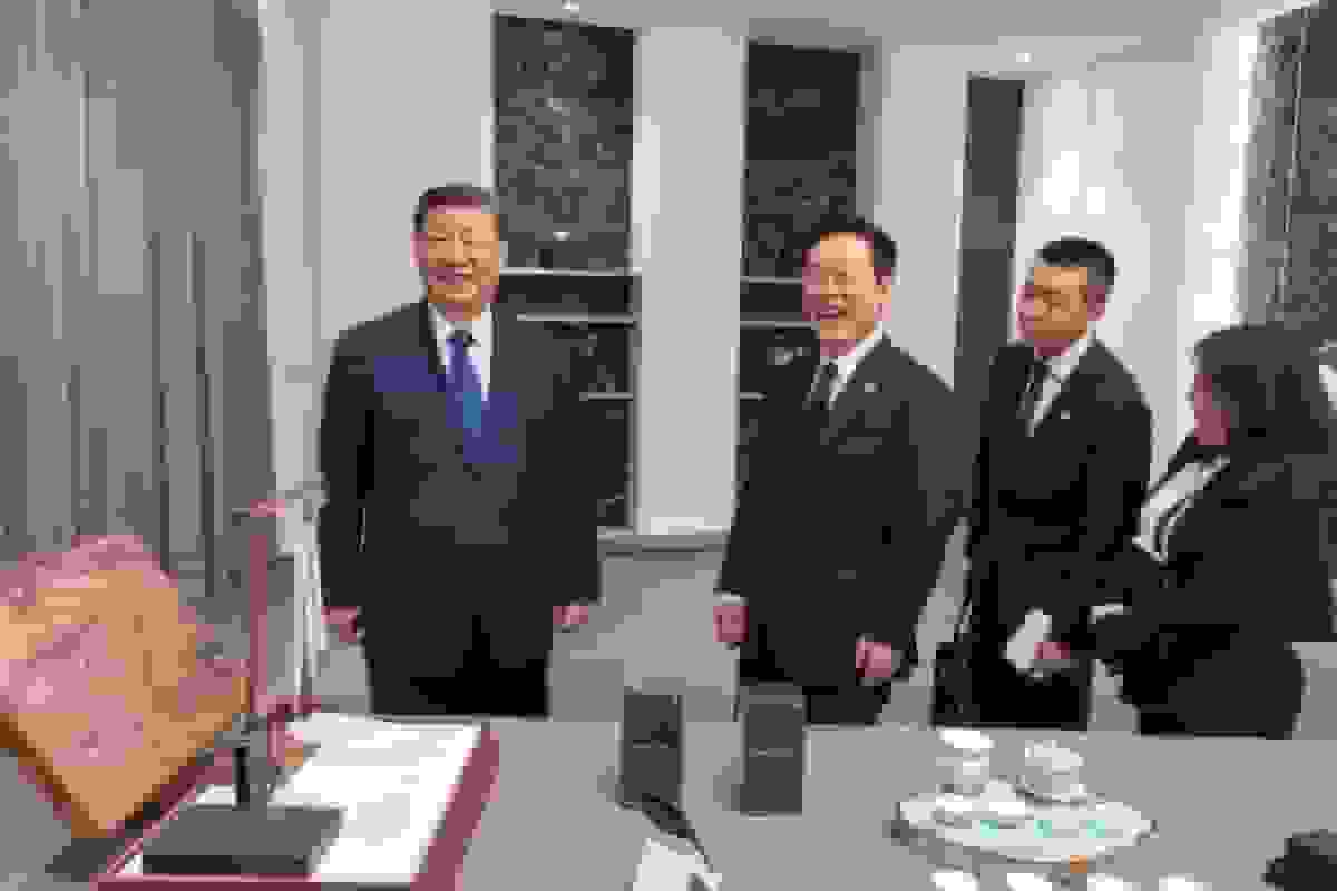 هدیه گوشی شیائومی توسط رئیسجمهور چین به همتای کرهای با شوخی درباره امنیت