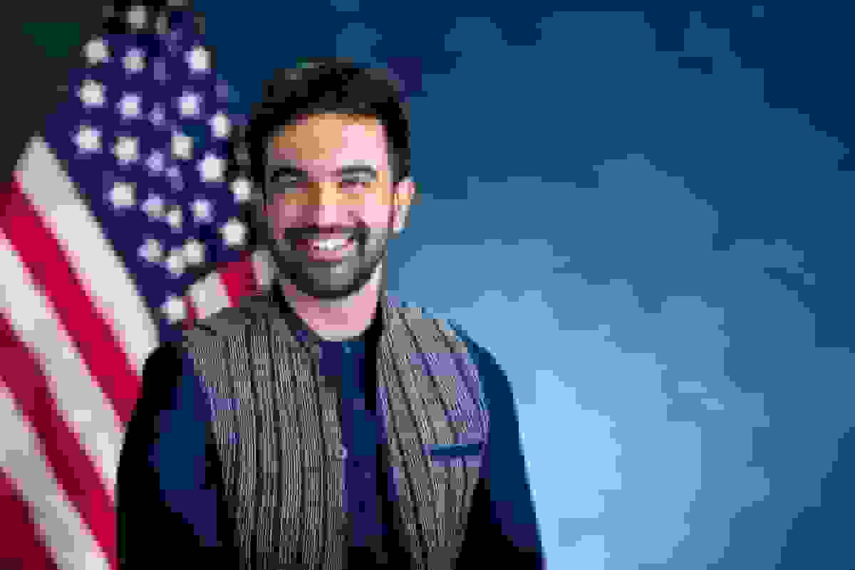 هواداران زهران ممدانی سوره حمد برای پیروزی او میخوانند