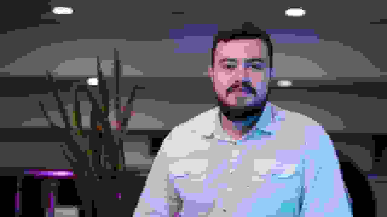 شهید سید امیرحسین تقوی، معروف به ابنالزهراء در قطعه ۴۲ بهشتزهرا