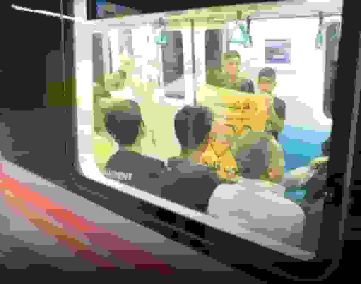 خدمات مترو شیراز برای بازی فجر شهید سپاسی رایگان شد