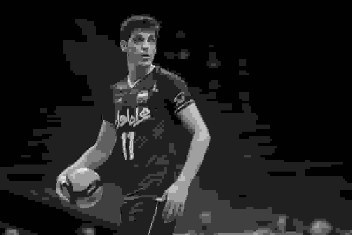 تشییع پیکر صابر کاظمی قهرمان ملی والیبال در آققلا