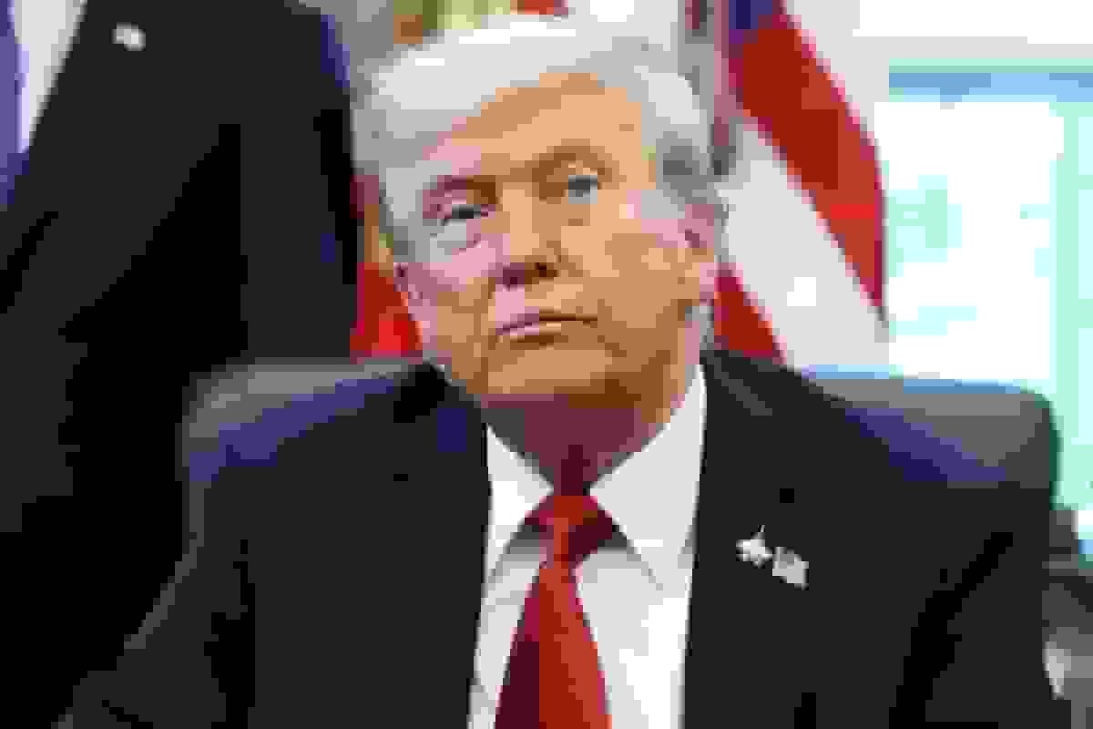 ترامپ: رای مخالفت با تعرفهها توسط دادگاه عالی میتواند به نابودی آمریکا بیانجامد