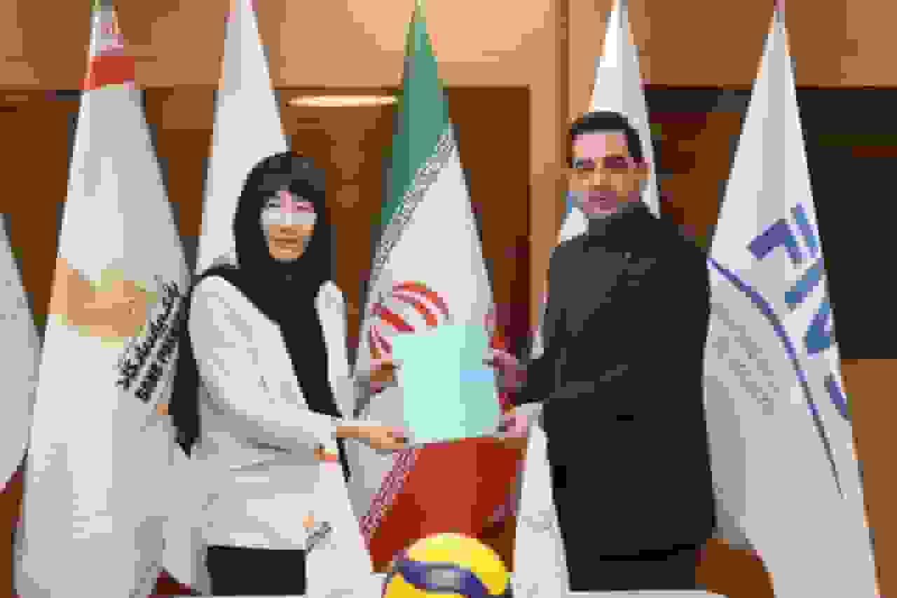 مناظره شرقگرایی یا غربگرایی با حضور سعید احدیان و مصطفی کواکبیان