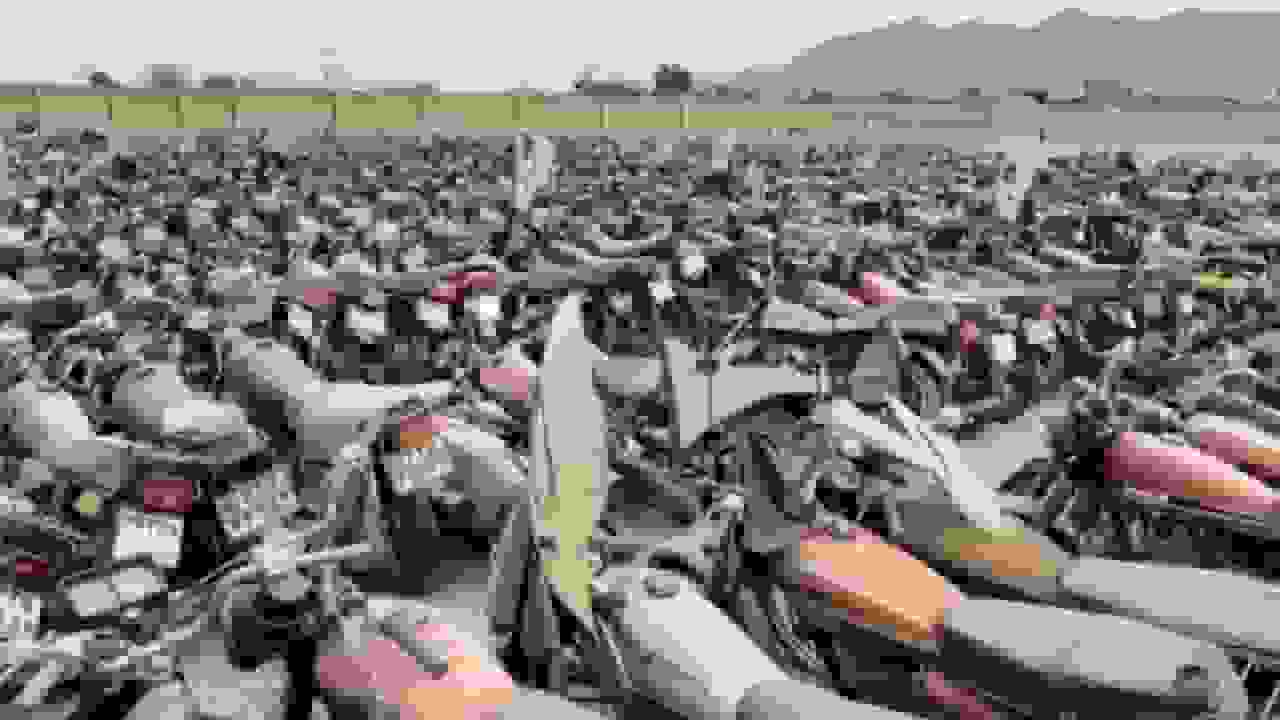 فراخوان تعیین تکلیف ۱۷۰۰۰ دستگاه خودرو و موتور سیکلت توقیفی