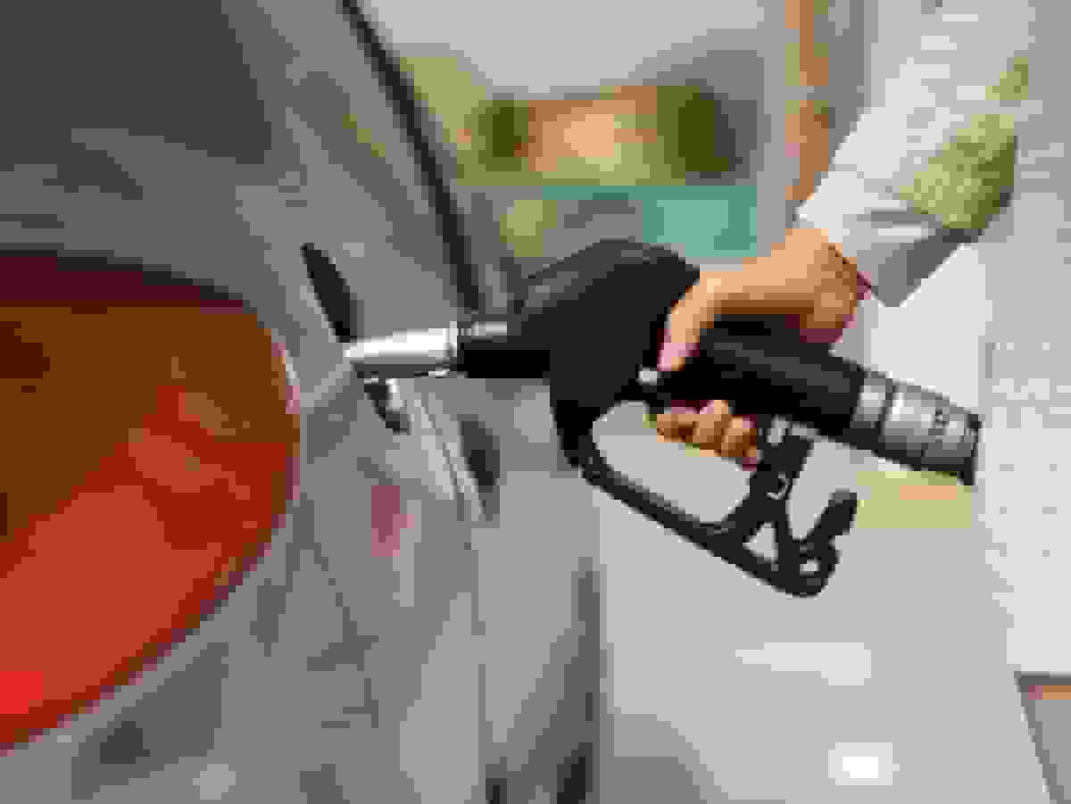 مخالفت با طرح سهنرخی شدن بنزین