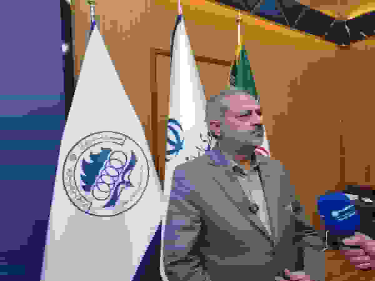 کاظمی: باید کاری کنیم که علم، زبان فارسی را یاد بگیرد