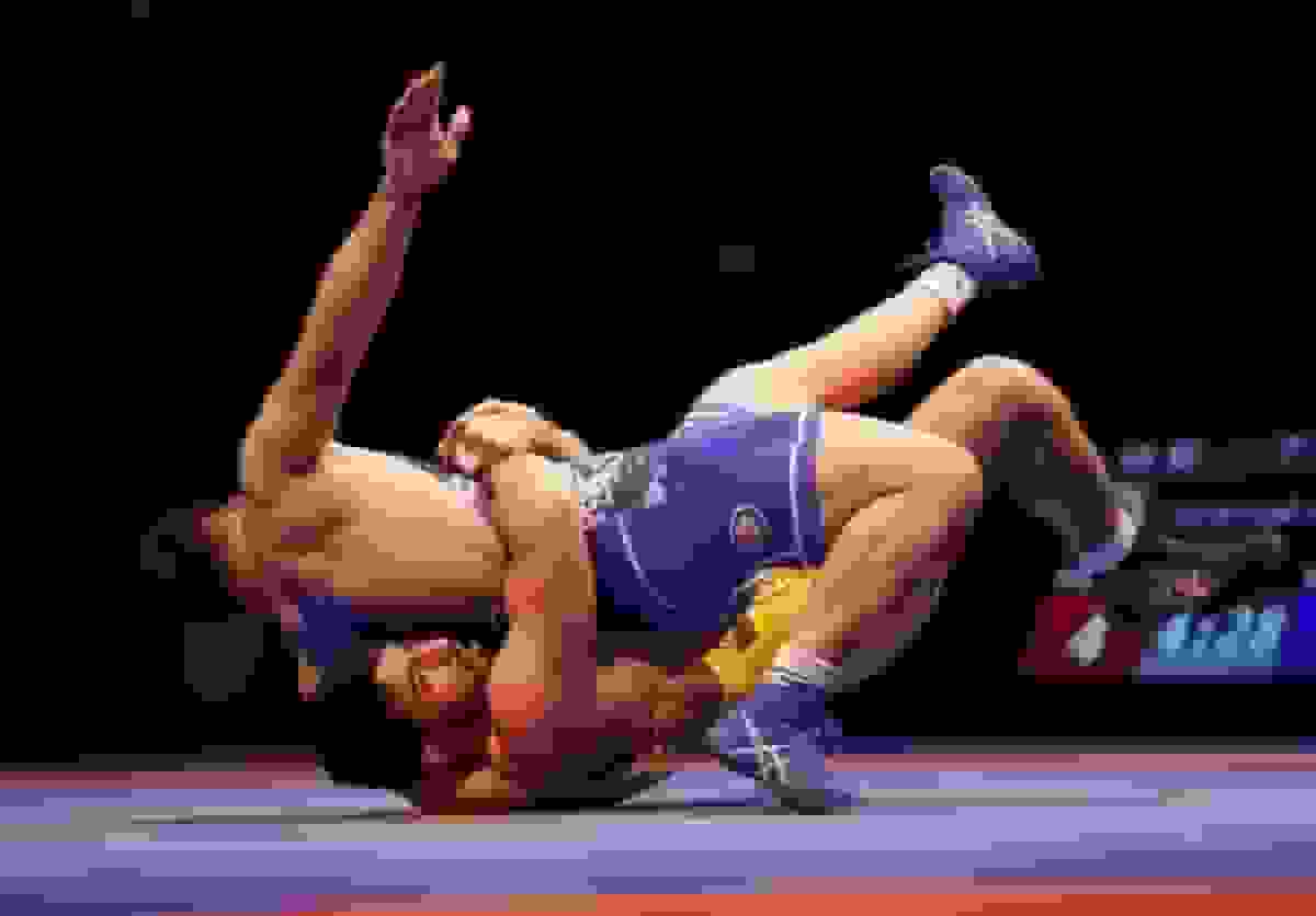 پیروزی بانک شهر مقابل جوانان ستارگان ساری در لیگ برتر کشتی آزاد