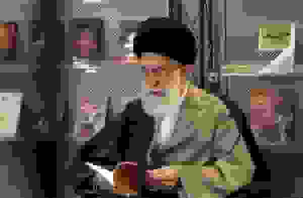 کتابخوانی رهبر انقلاب در میانه جنگ ۱۲ روزه؛ روایتی از نظم ذهنی در شرایط بحران