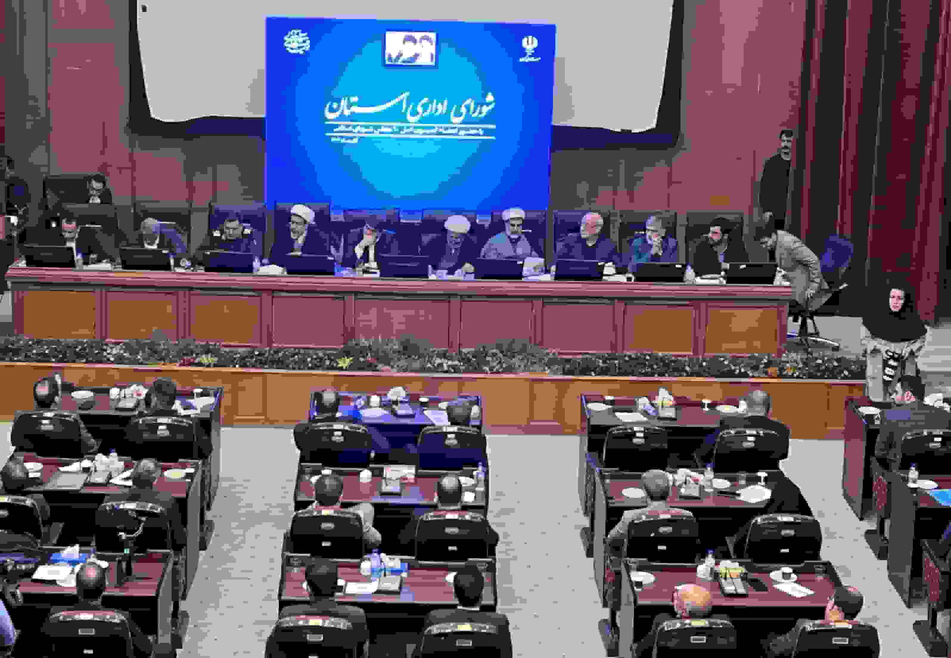 دادِ بلند استاندار کرمان از بدقولی بنگاههای اقتصادی در پروژههای راهسازی