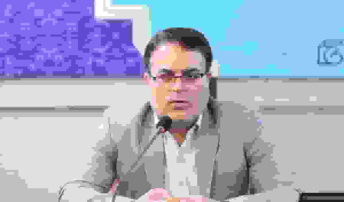 پیام دبیر هفته کتاب: تنها کتاب زیر چتر معنا جمع میکند