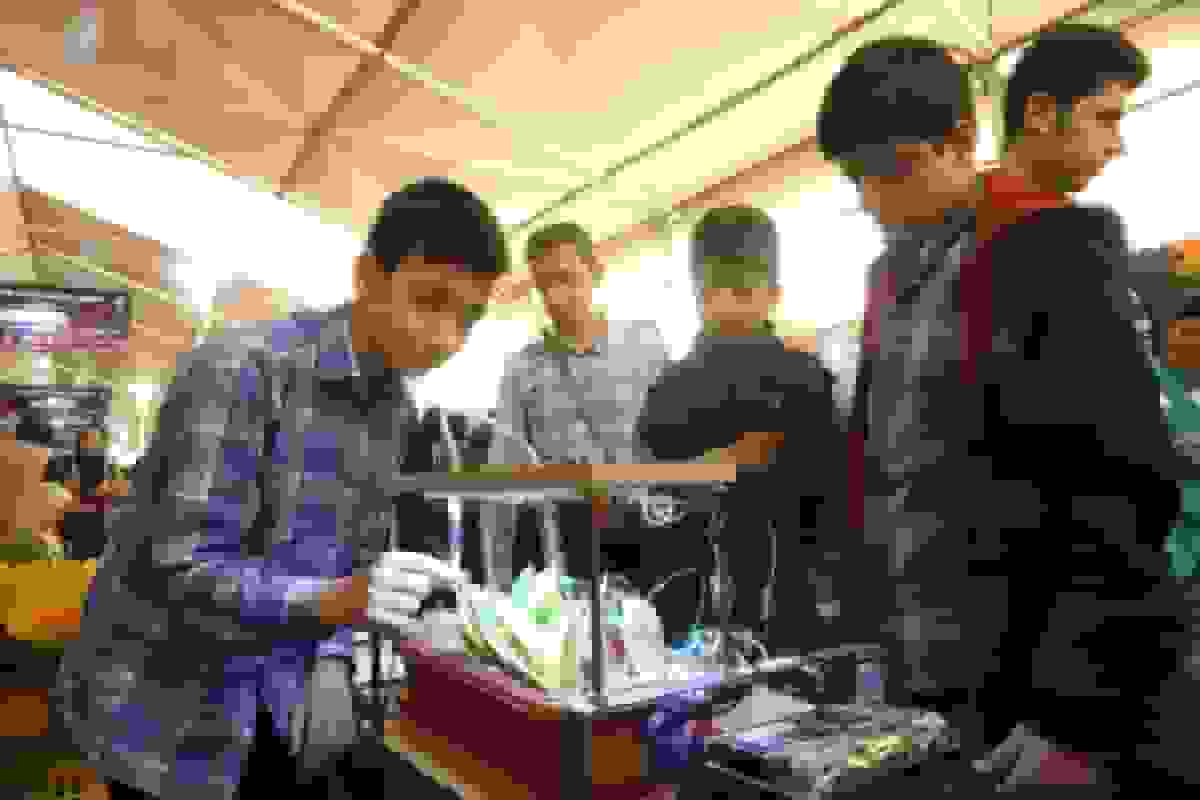 نمایش رباتها و طرحهای نوآورانه دانشآموزی در منطقه نوآوری ایران