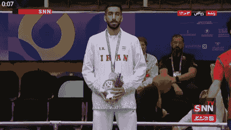 اهدای مدال نقره به امیررضا صادقیان در تکواندو بازیهای همبستگی کشورهای اسلامی