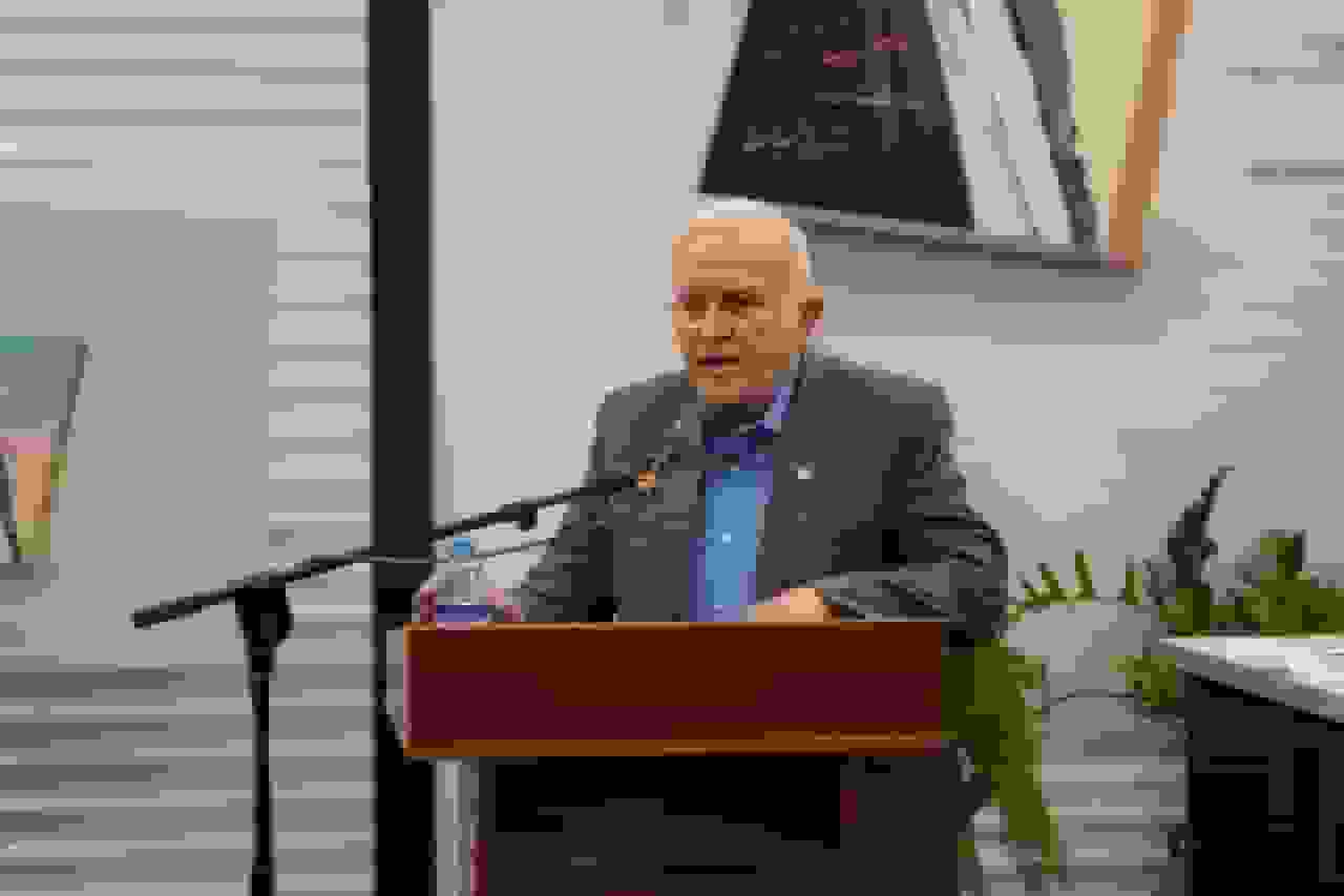 گلایه حمیدرضا منایی از غیبت ناشران در مراسم رونمایی آثار ادبی