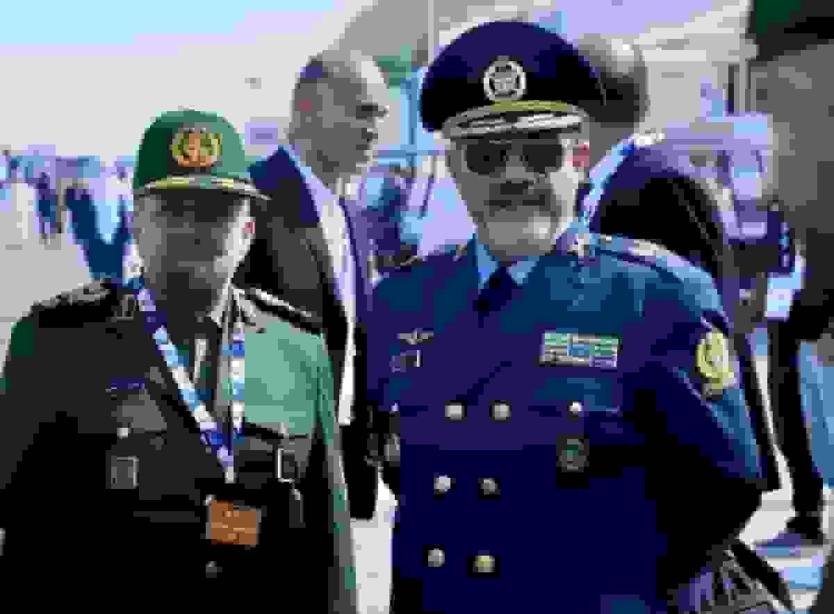 سفر وزیر دفاع به دبی در پاسخ به دعوت همتای اماراتی