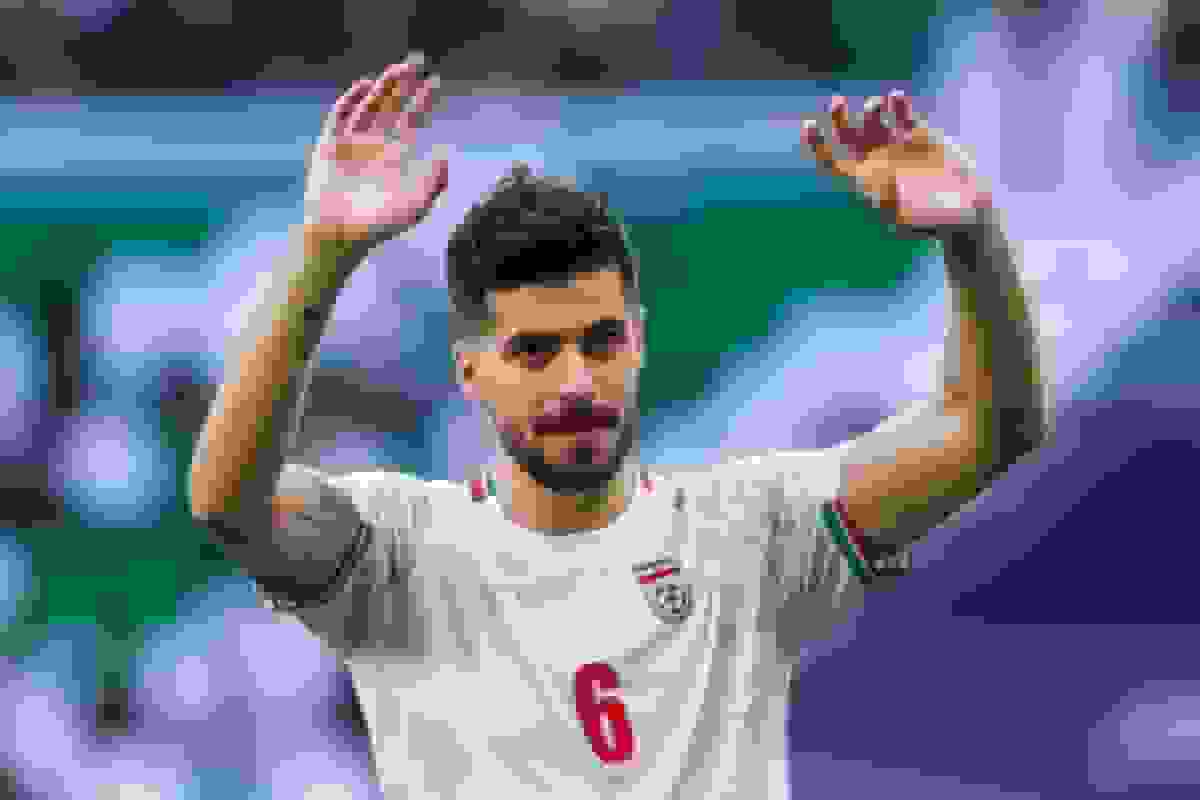 مصدومیت سعید عزتاللهی در مسابقه با ازبکستان