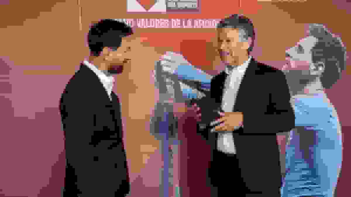 مسی: بازگشت به بارسلونا و دریافت جایزه محبوبترین بازیکن تاریخ