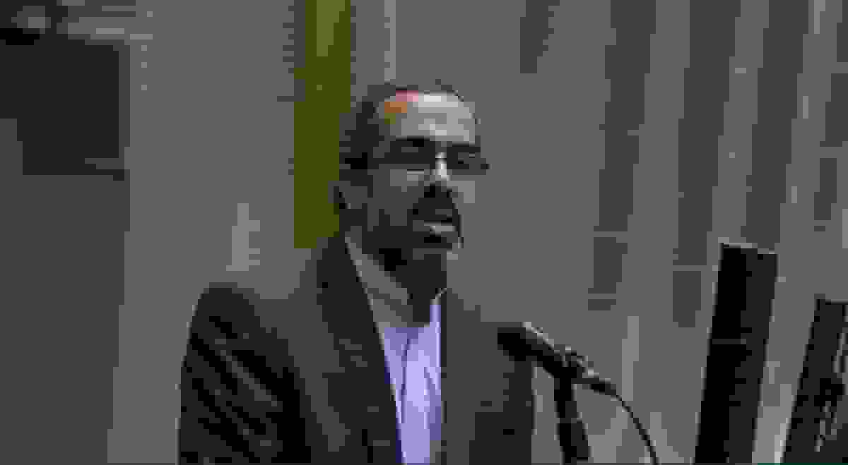 ایزدخواه: نیاز به انقلاب اقتصادی داریم/ اقتصاد همچنان استعماری است