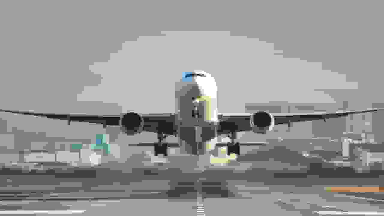 سه پرواز بینالمللی در فرودگاه کیش فرود آمدند