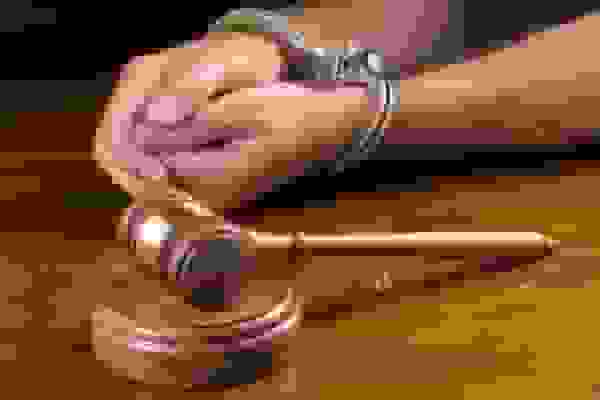 نقض قرار بازداشت پژمان جمشیدی توسط دادگاه تجدید نظر