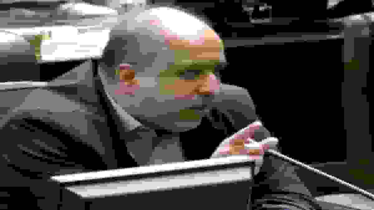 انتقاد نماینده تهران از تخلفات صندوق بازنشستگی و درخواست برخورد با مسببان کرسنت